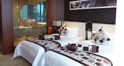 Xianning Youth Theme Hotel