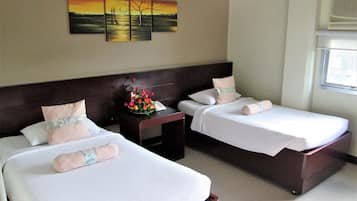 Deluxe Twin Room | Desk, free WiFi