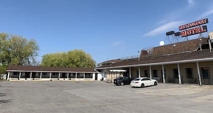 7 West Motel