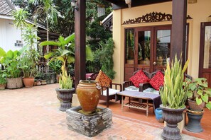 Terrace/patio - Villa Senesouk (Luang Prabang)
