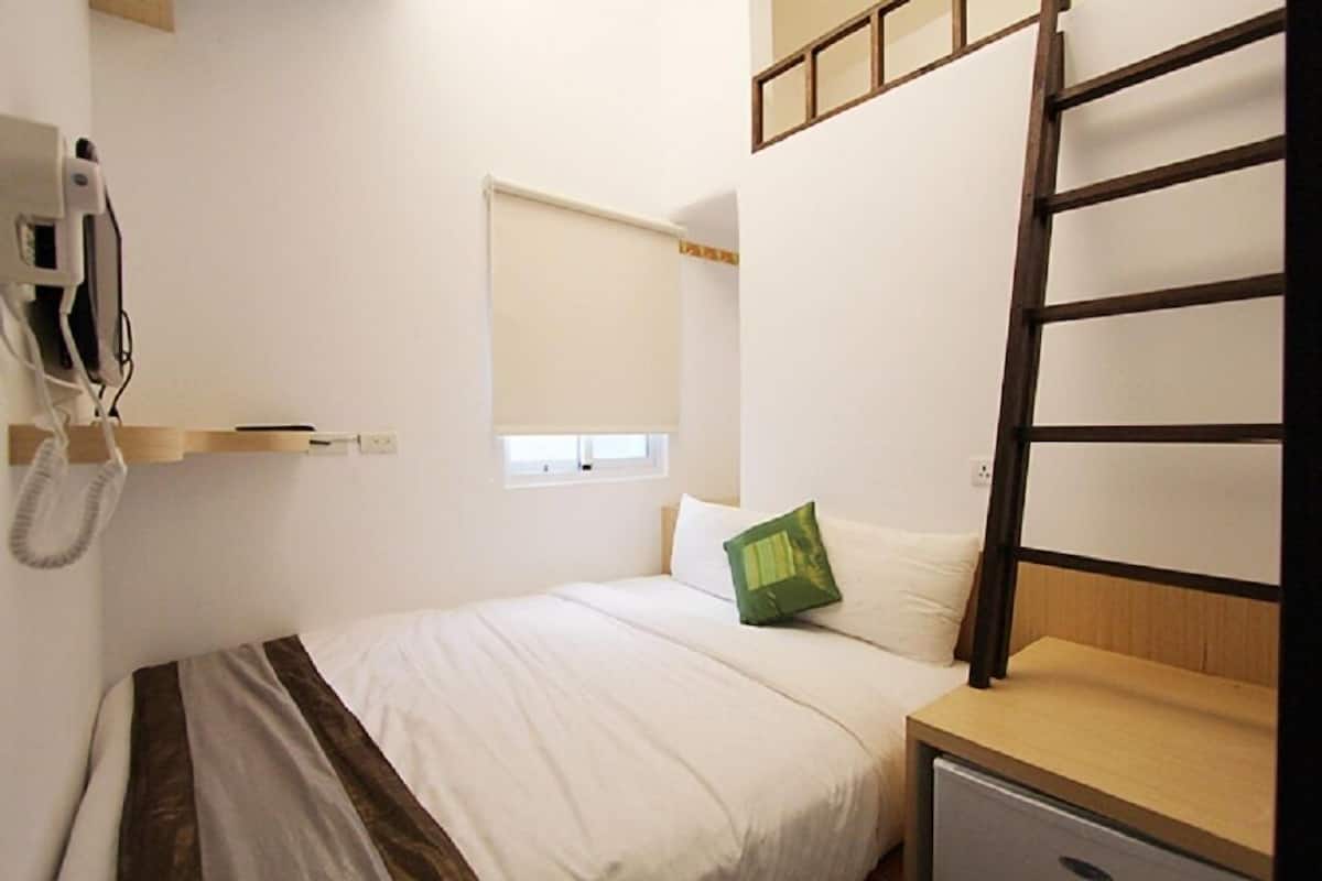 Habitación doble, baño compartido | Cortinas blackout, insonorización y wifi gratis