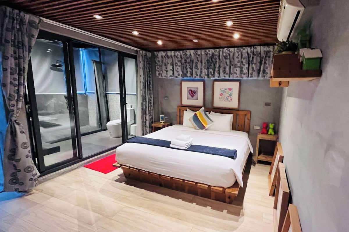 Deluxe Double Room | Blackout drapes, soundproofing, free WiFi, bed sheets