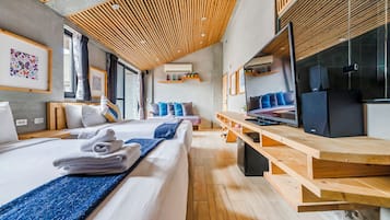 Blackout curtains, soundproofing, free WiFi, bed sheets