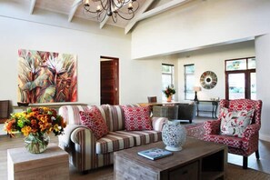 ロビー応接スペース