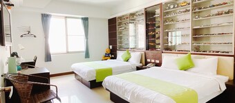 Warner Leisure Hotel