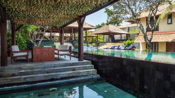 Lyxvilla - 6 sovrum - privat pool - mot vattnet | Terrass/Patio