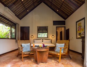 Luxury Villa, 6 Bedrooms, Private Pool, Beachfront | 6 bedrooms, in-room safe, desk, blackout drapes - Sound of the Sea Villa (Munggu)