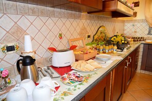 Buffet - B&B Dimora dell'Etna (Milo)