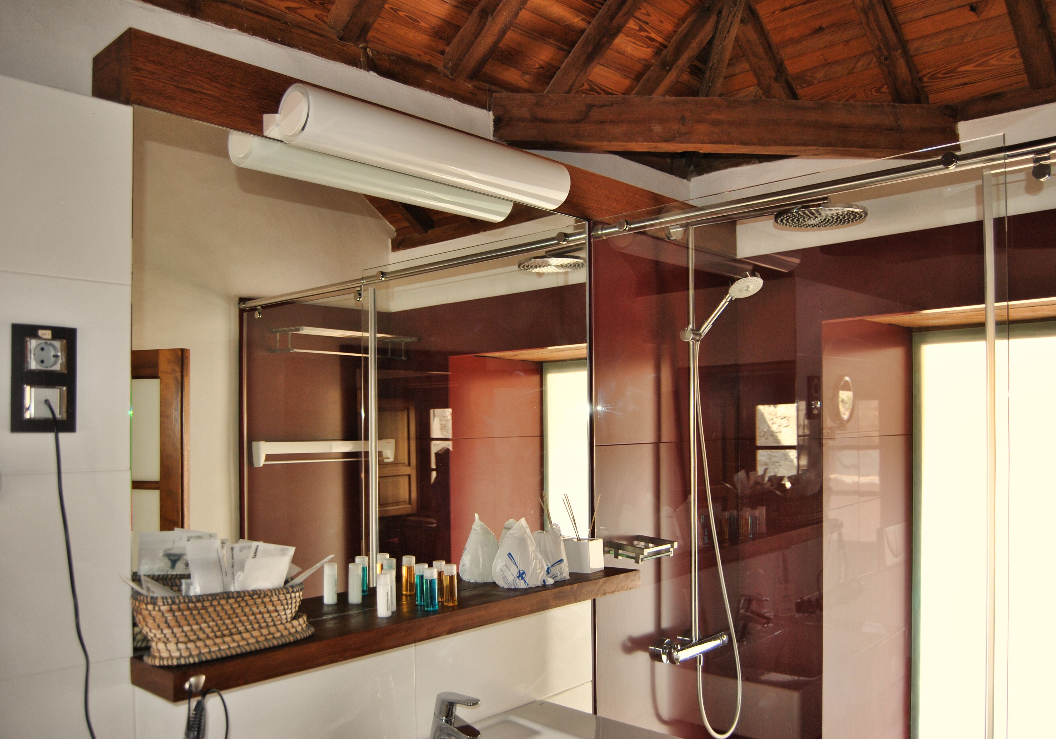 double room | bathroom shower