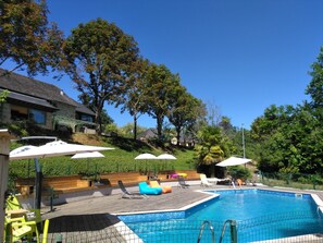 Outdoor pool - Le Domaine de Renaudet (Saint-Pantaleon-de-Larche)