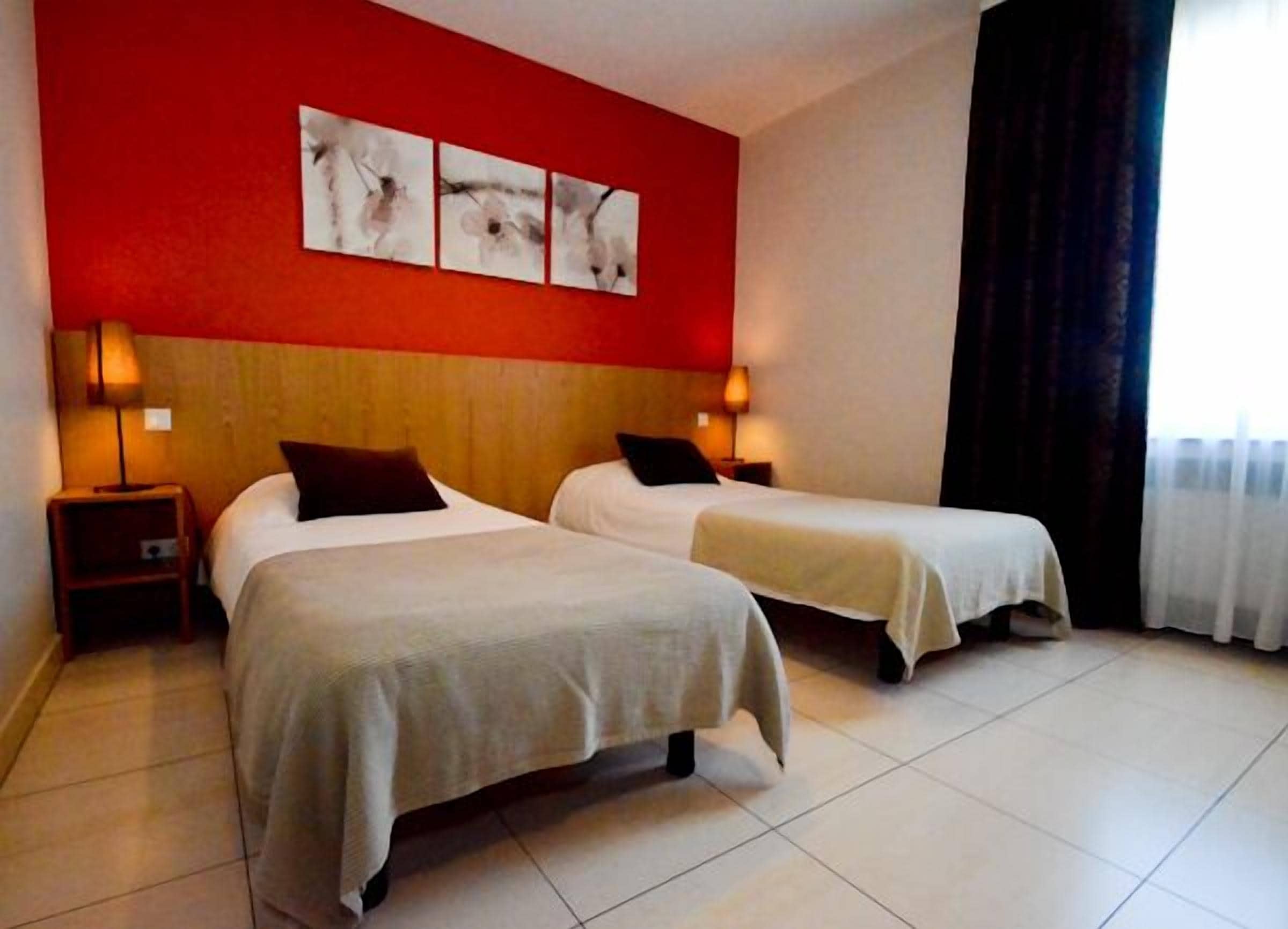 Chambre Double Twin | 防过敏的被褥、迷你吧、办公桌、免费 WiFi