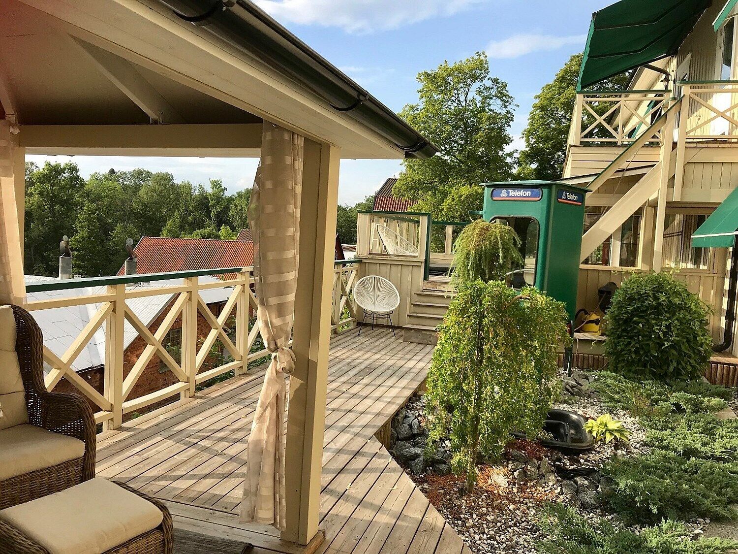 exclusive suite, 1 queen bed, sauna, garden view | 1 bedroom, individually decorated, individually furnished, desk