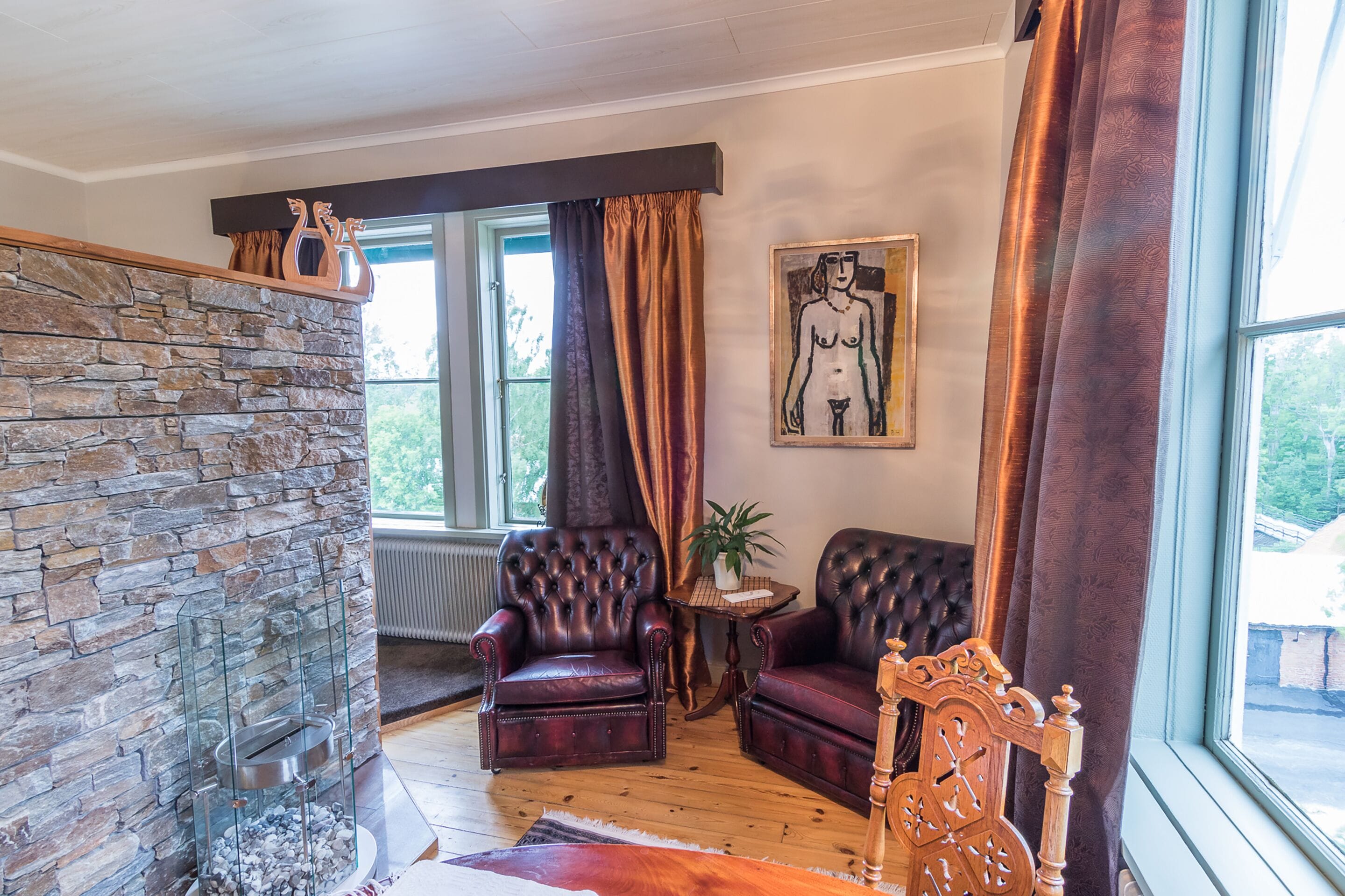 deluxe studio suite, park view, corner | 1 bedroom, individually decorated, individually furnished, desk