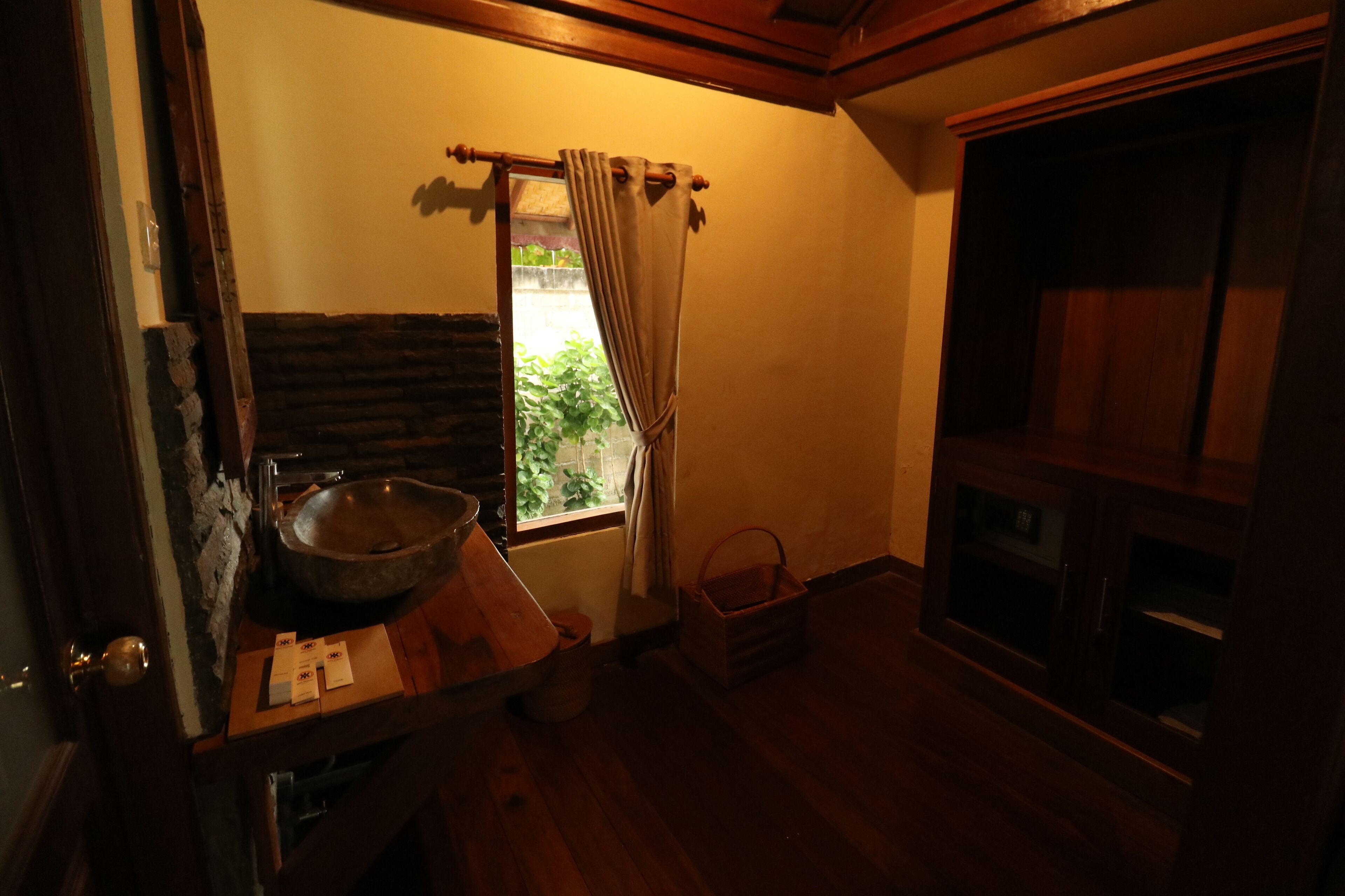 double bungalow, garden view | bathroom | shower, free toiletries, hair dryer, slippers