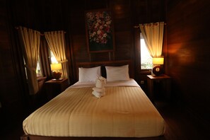Double Bungalow, Garden View | Két bảo mật tại phòng, bàn, truy cập Internet không dây miễn phí 