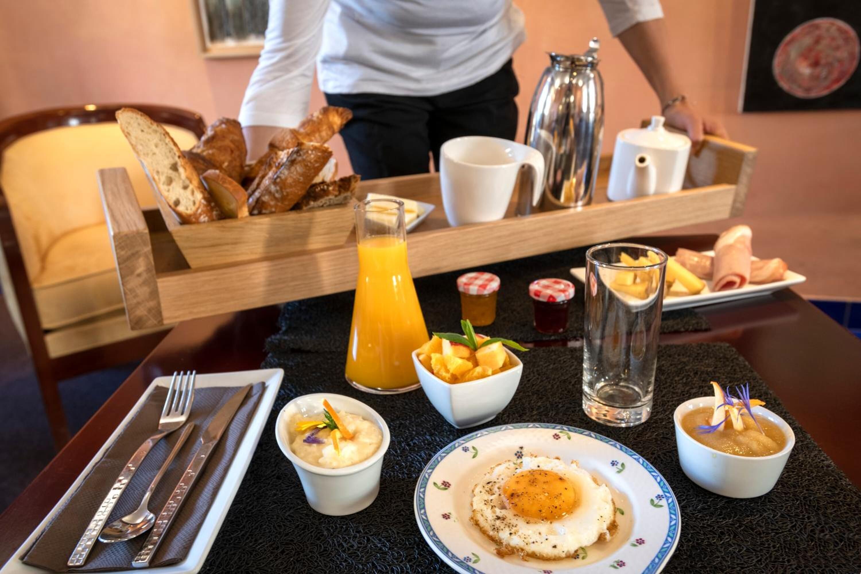 daily continental breakfast (eur 12.00 per person)