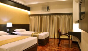 Rollaway beds, free WiFi - Richville Hotel (Mandaluyong)