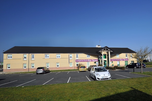 Mặt tiền nơi lưu trú