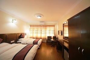Phòng đôi hoặc 2 giường đơn Deluxe, phòng tắm riêng, quang cảnh sân vườn