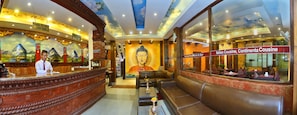 Quầy tiếp tân