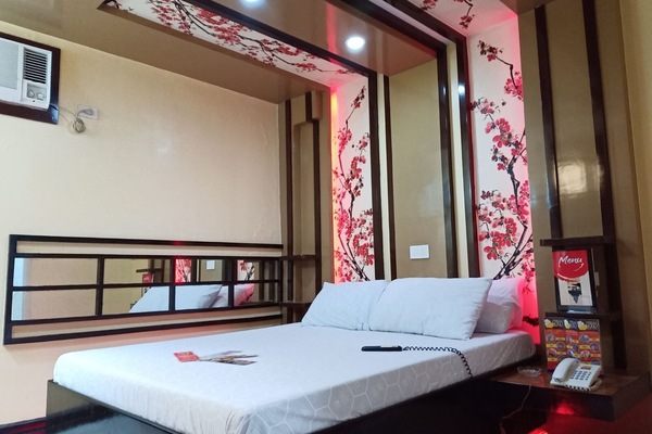 Executive Room, 1 Queen Bed | WiFi (free)