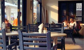 Se sirven desayunos, almuerzos y cenas