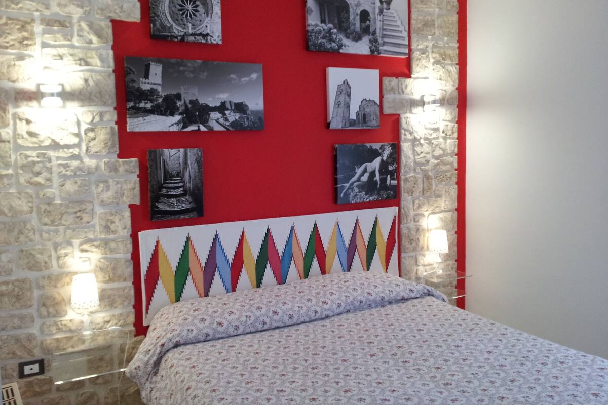 Double Room | In-room safe, desk, soundproofing, rollaway beds