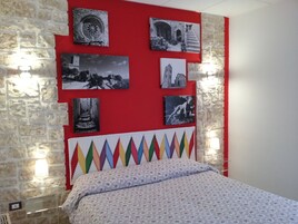 Double Room | In-room safe, desk, soundproofing, rollaway beds