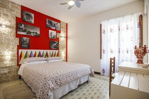 Double Room | In-room safe, desk, soundproofing, rollaway beds