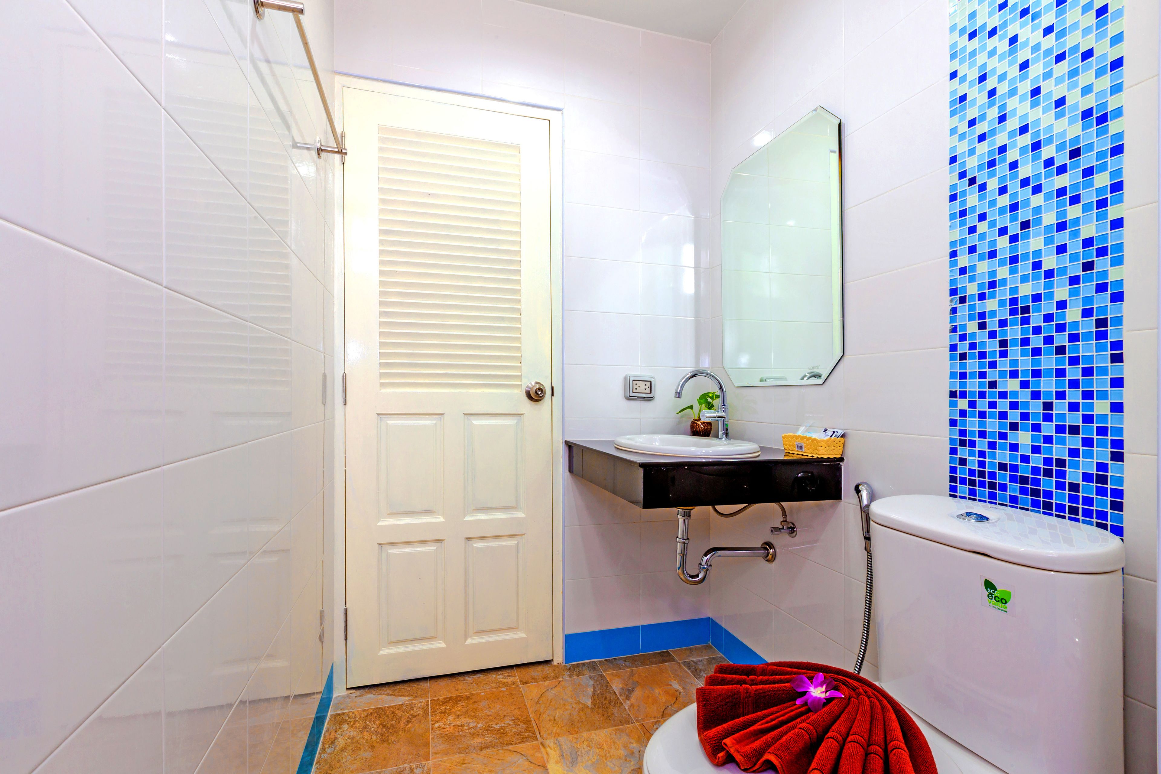 shower, free toiletries, hair dryer, towels