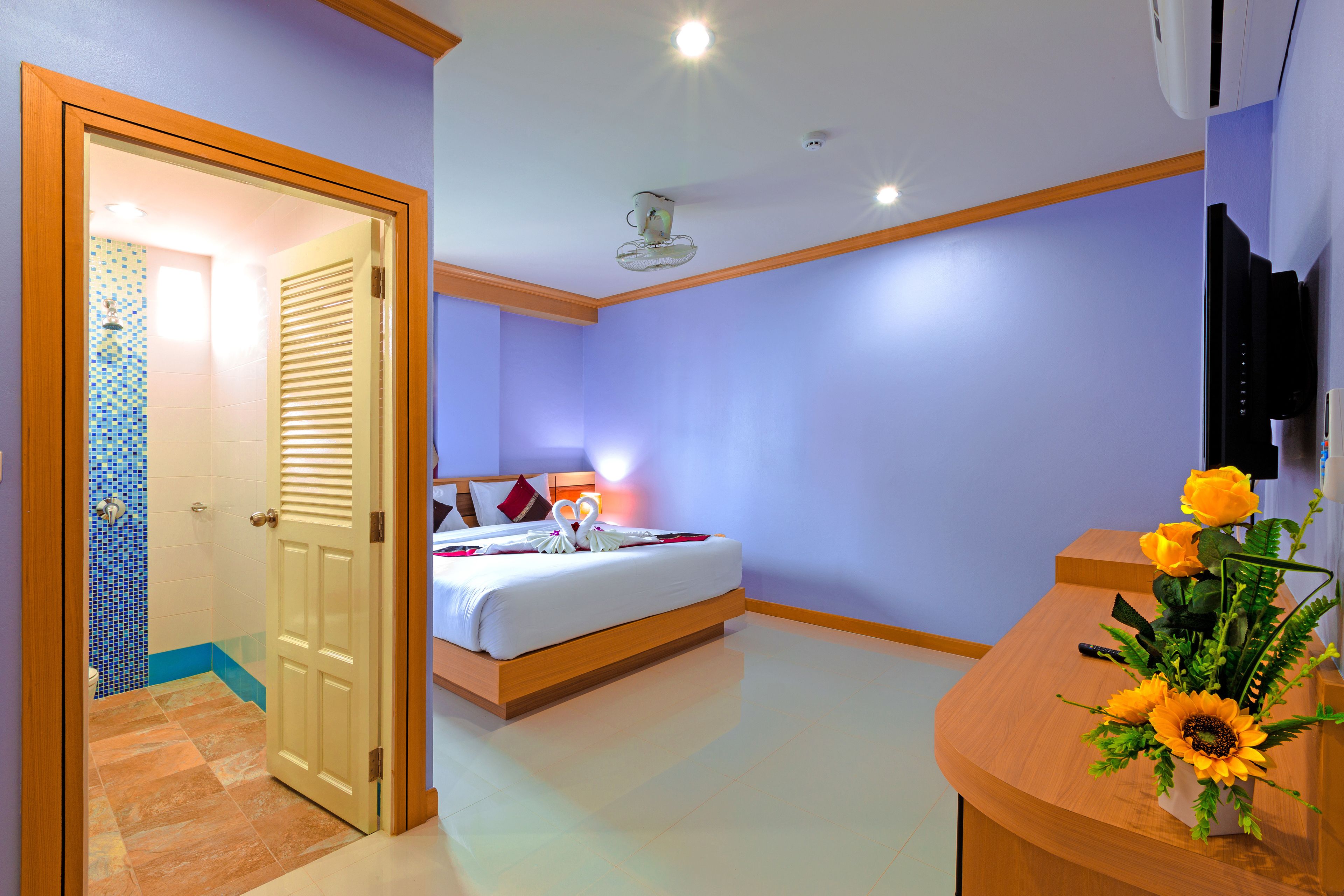 standard room, 1 double bed | in-room safe, desk, free wifi, bed sheets