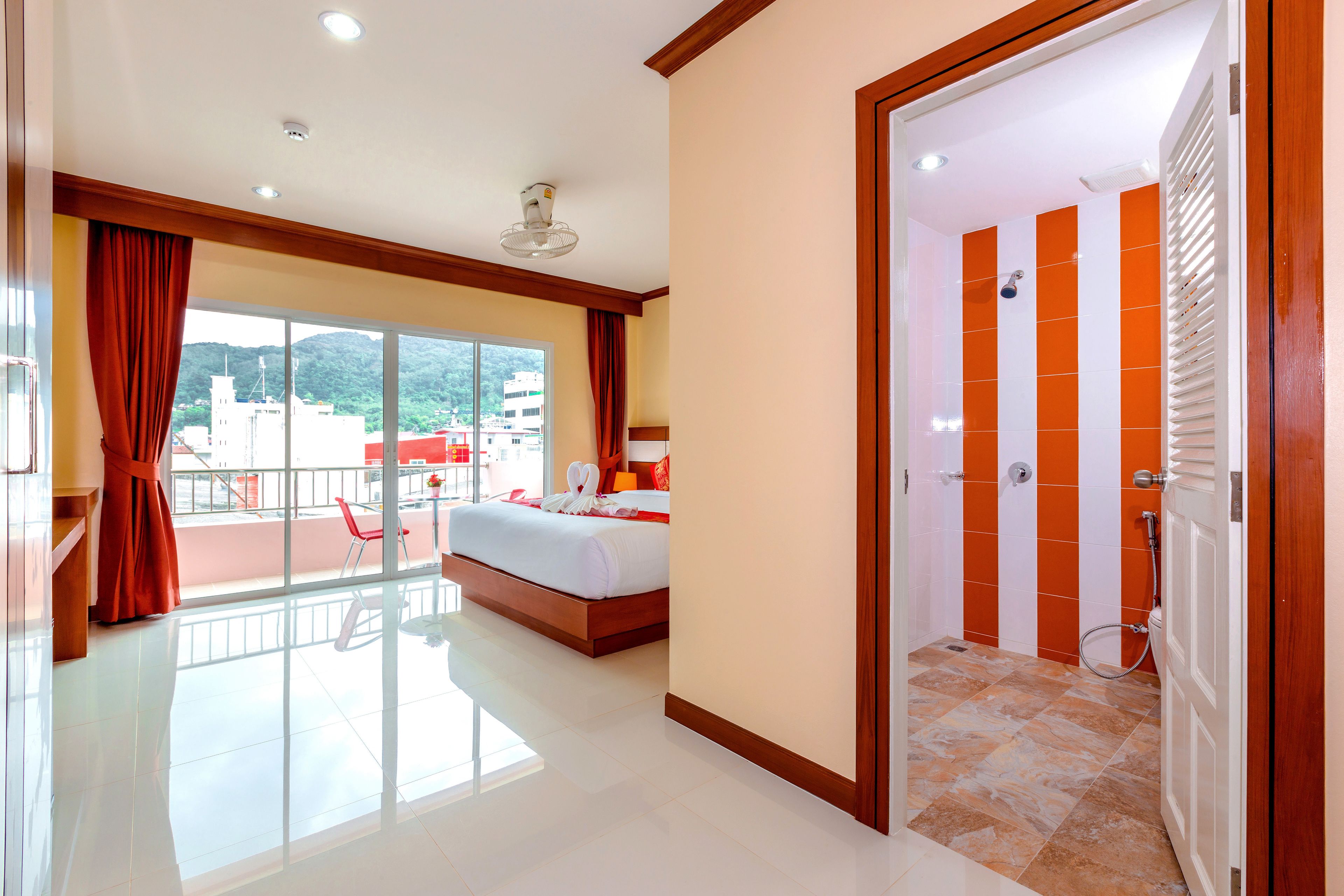 superior double room | in-room safe, desk, free wifi, bed sheets