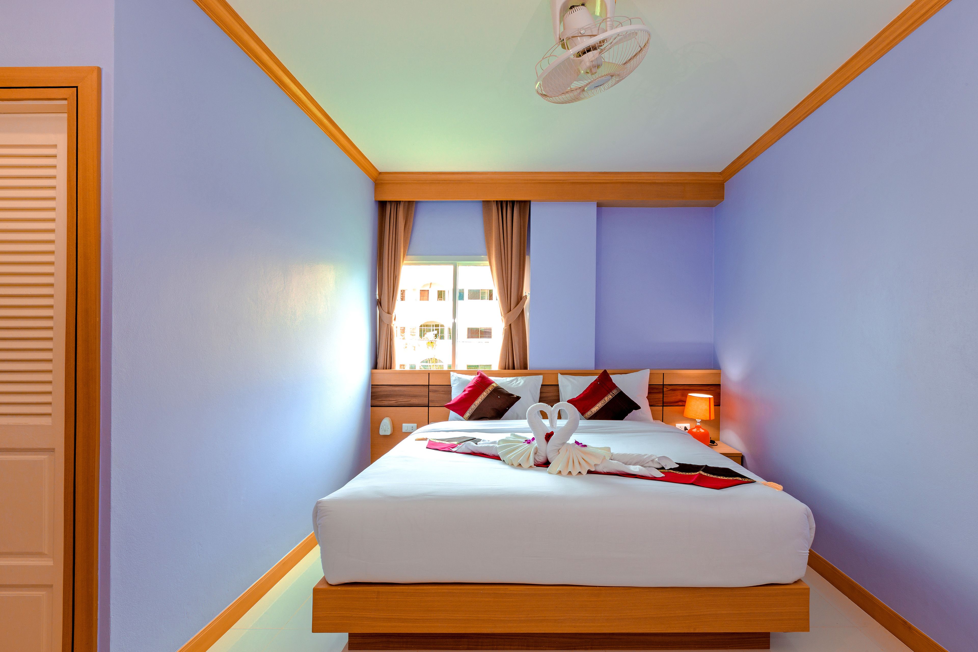 in-room safe, desk, free wifi, bed sheets