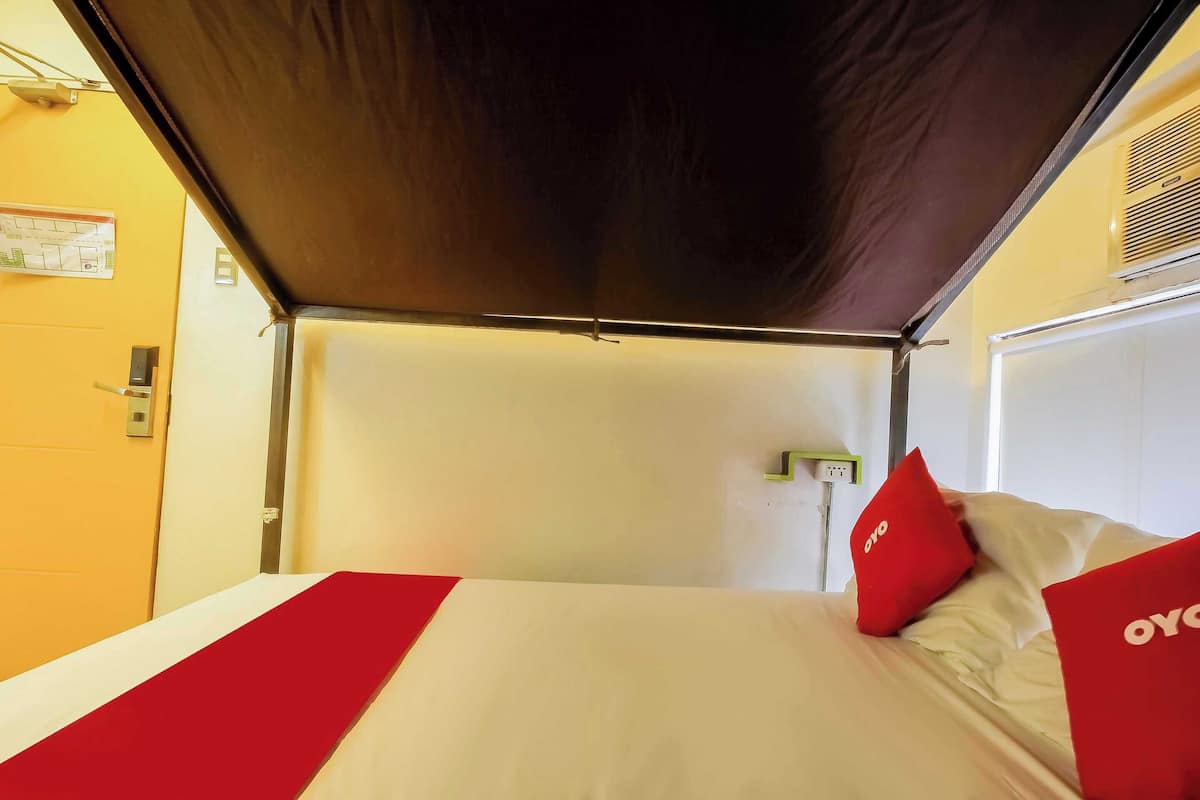 Shared Dormitory, Mixed Dorm | Premium bedding, blackout curtains, free WiFi, bed sheets