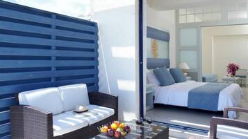 Tallelokero huoneessa, pimennysverhot, äänieristys