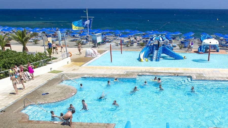 Mare Blue Hotel