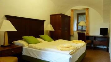 Standard Double or Twin Room, 1 Bedroom | In-room safe, free WiFi, bed sheets
