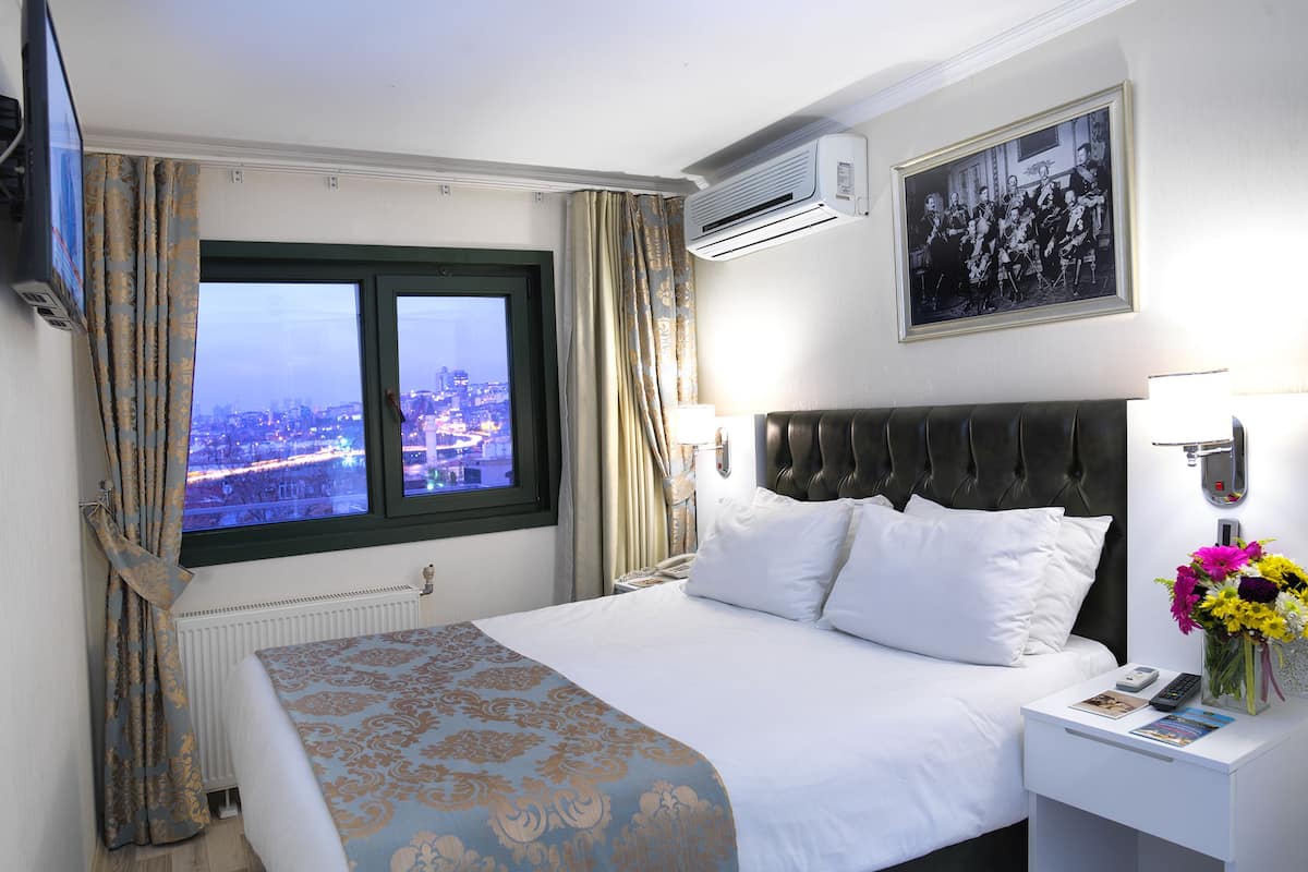 Premium bedding, minibar, in-room safe, desk