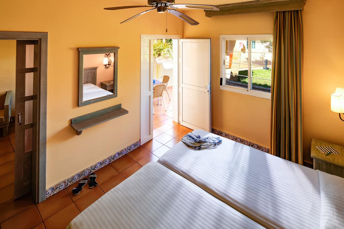 1 bedroom, in-room safe, desk, blackout curtains