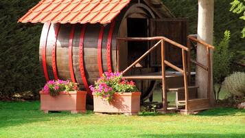Children’s play area – outdoor
