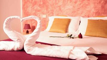 Appartement Familial, 2 chambres, cuisine, rez-de-chaussée | Bureau, rideaux occultants, lits bébé (gratuits)