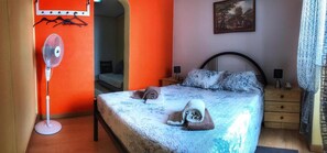 Suite, eigenes Bad | Schreibtisch, Bügeleisen/Bügelbrett, kostenloses WLAN, Bettwäsche
