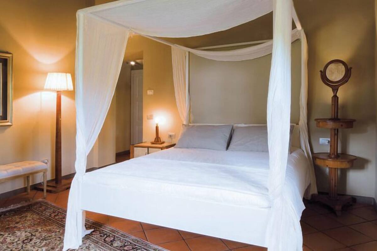 Double Room (Charm) | Premium bedding, minibar, desk, soundproofing