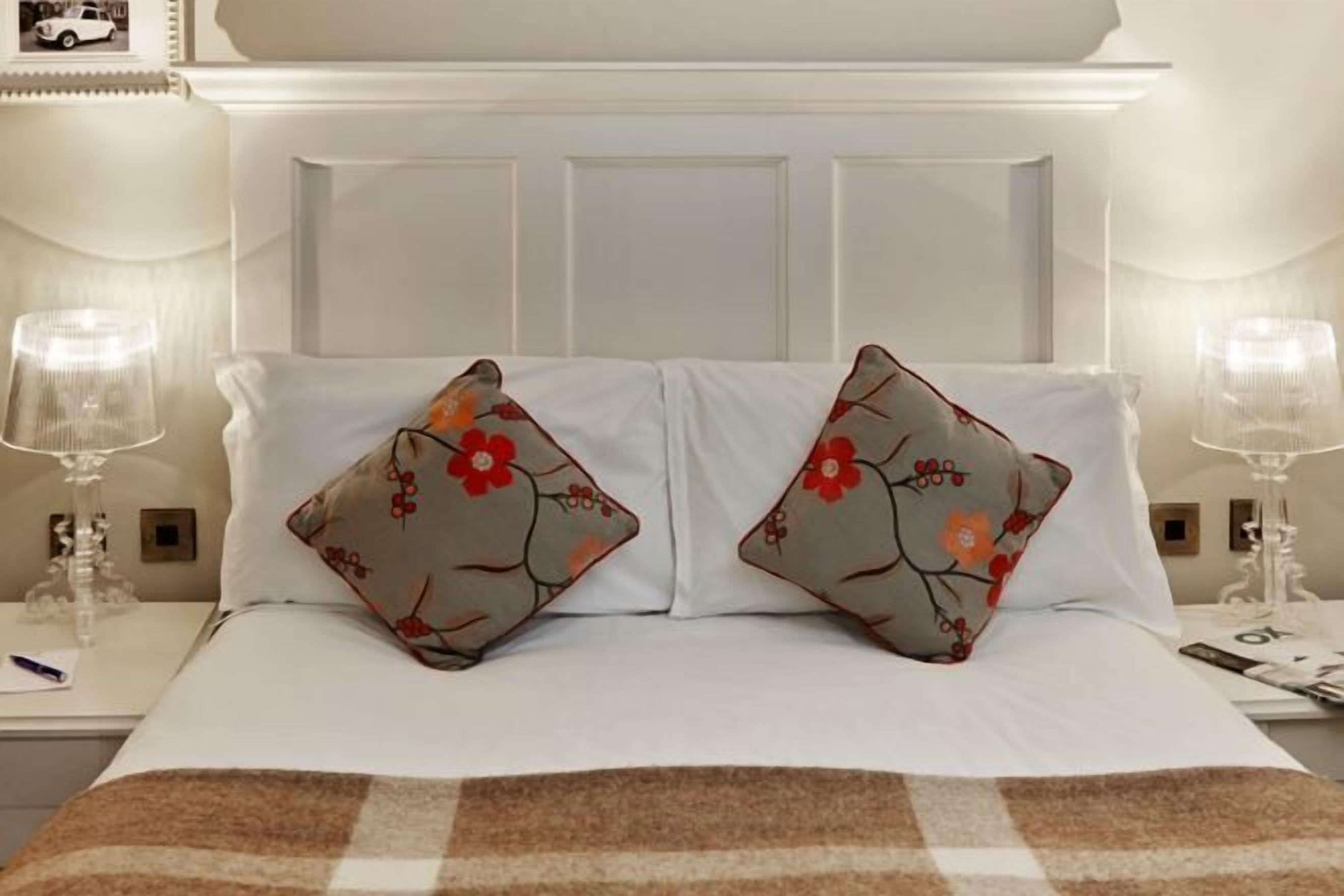 In-room safe, individually decorated, individually furnished, desk