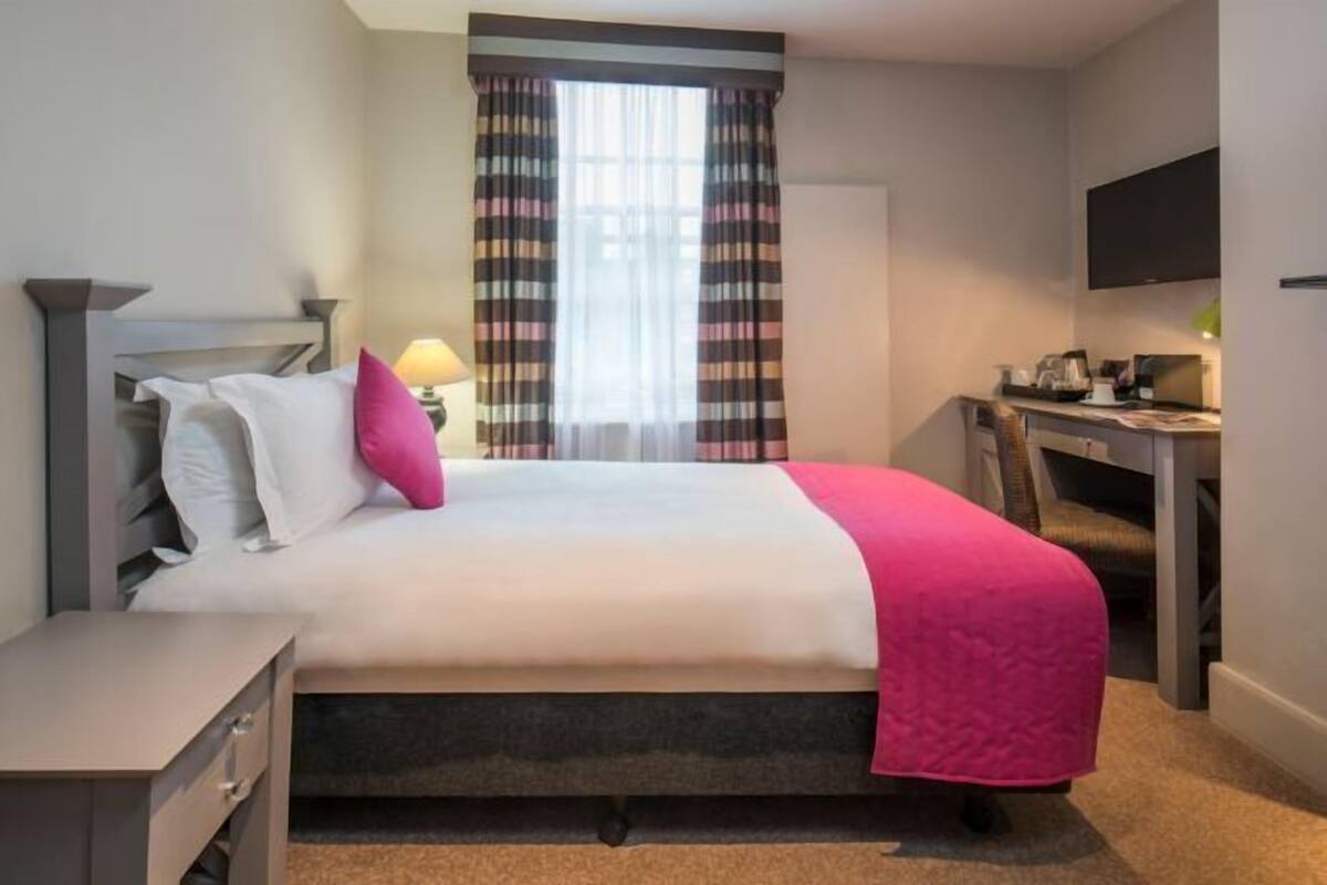 In-room safe, individually decorated, individually furnished, desk