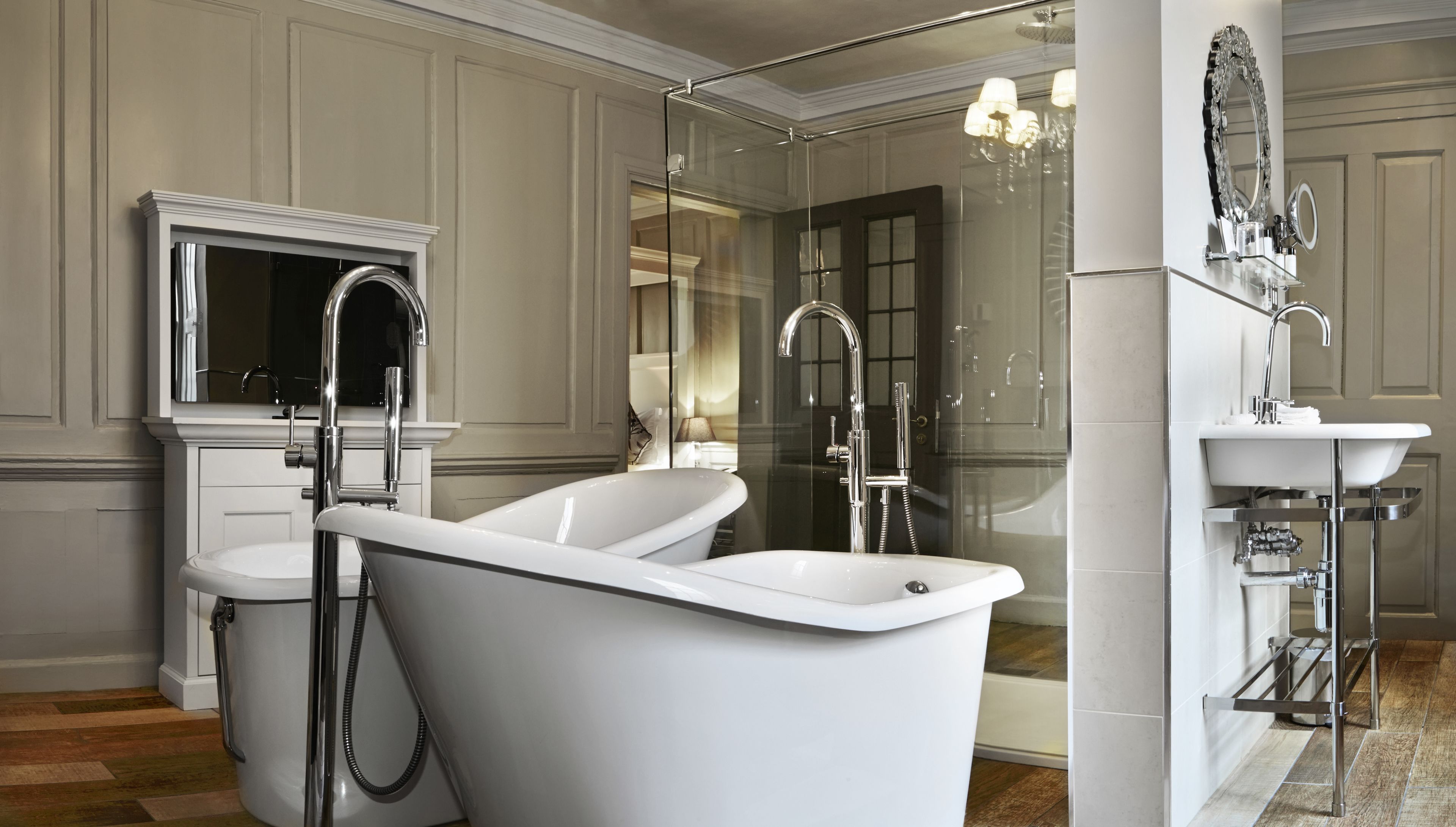 premier suite | deep-soaking bathtub