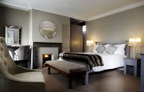 In-room safe, individually decorated, individually furnished, desk - Vanbrugh House Hotel (Oxford)