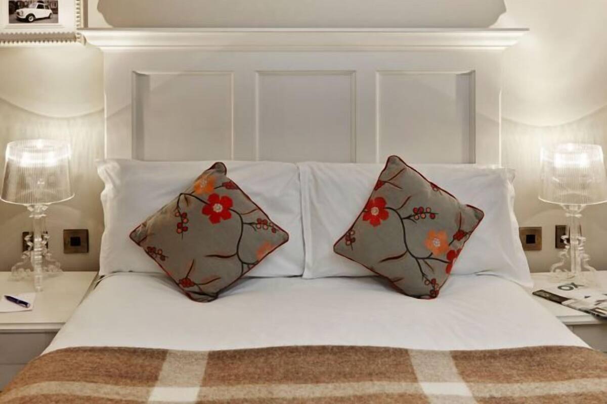 In-room safe, individually decorated, individually furnished, desk