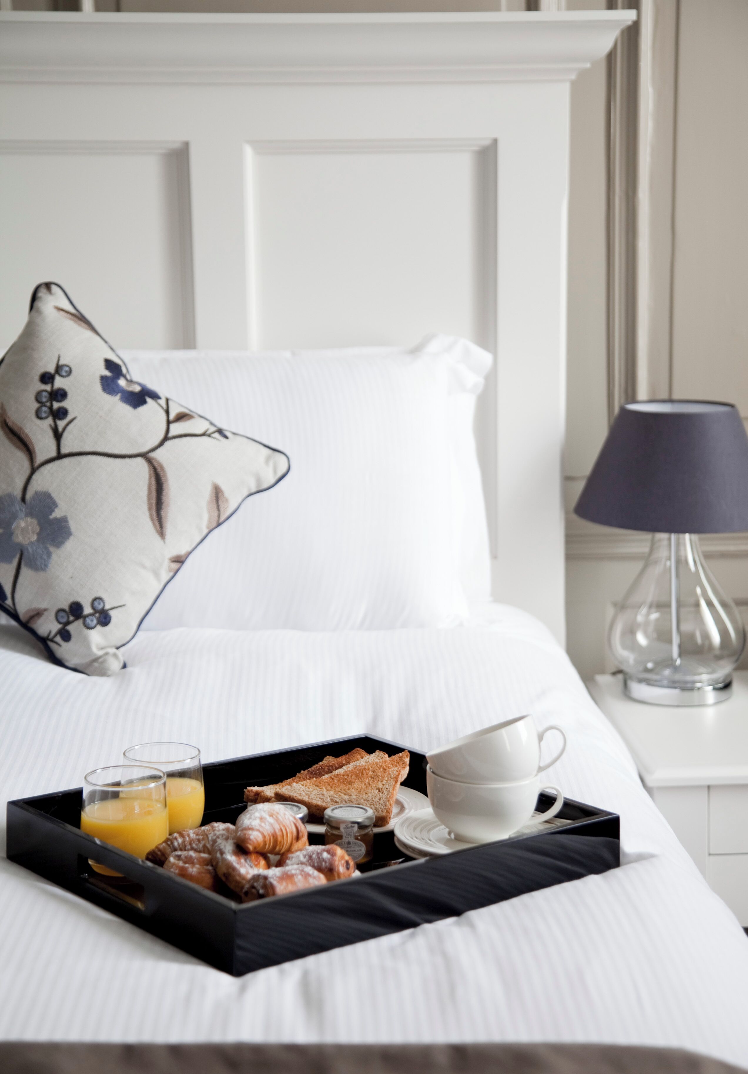 single room | in-room safe, individually decorated, individually furnished, desk