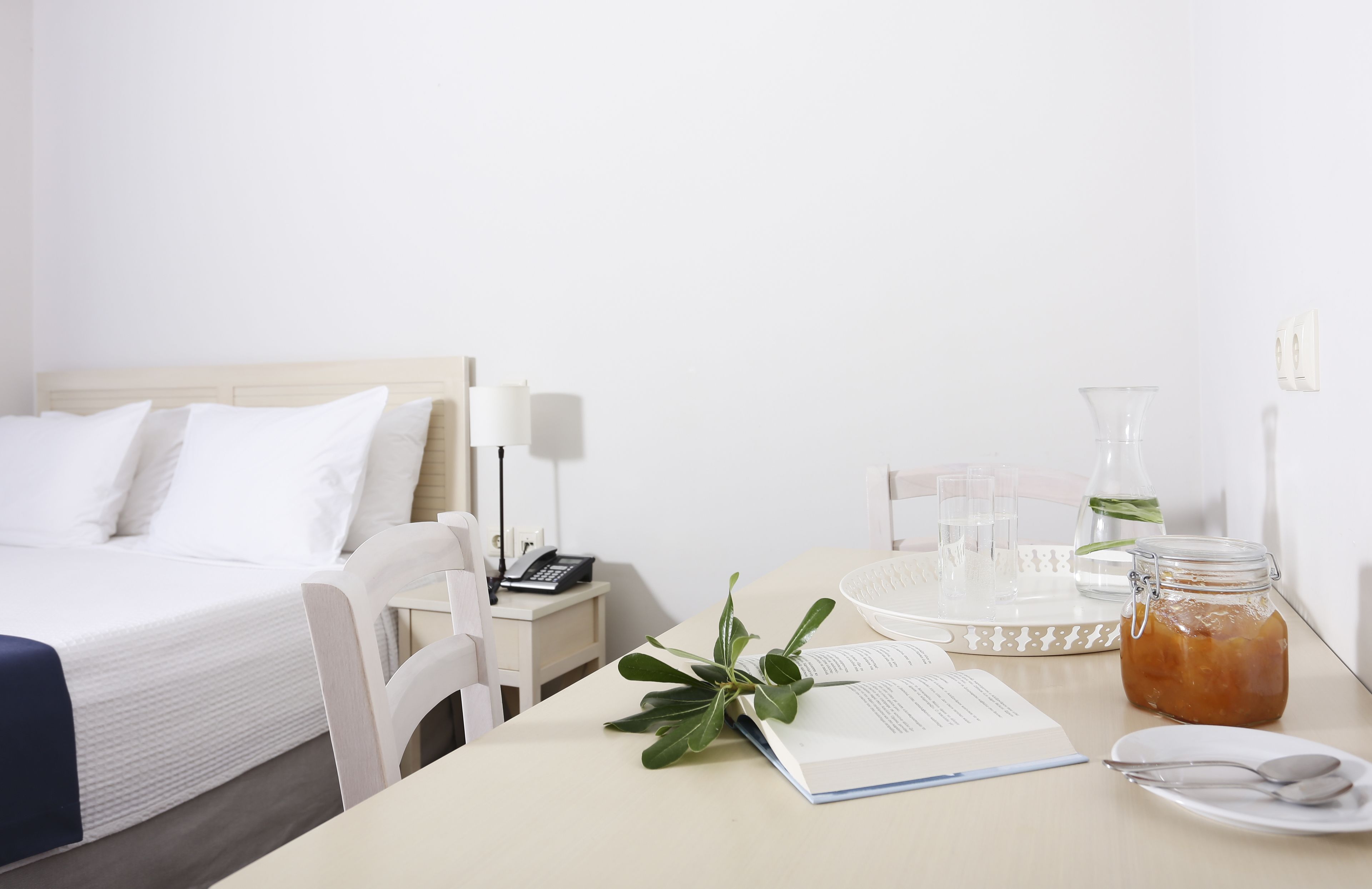 studio, sea view | in-room dining